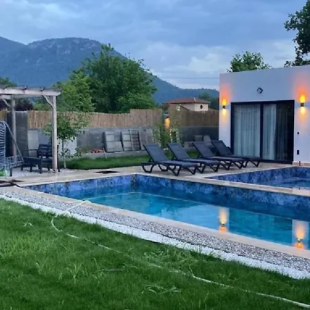 Villa Grape In Large Pool, Jacuzzi, Private