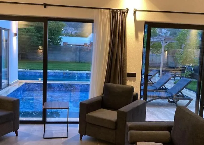 Villa Grape In Large Pool, Jacuzzi, Private