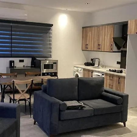 Grape In Large Pool, Jacuzzi, Private *